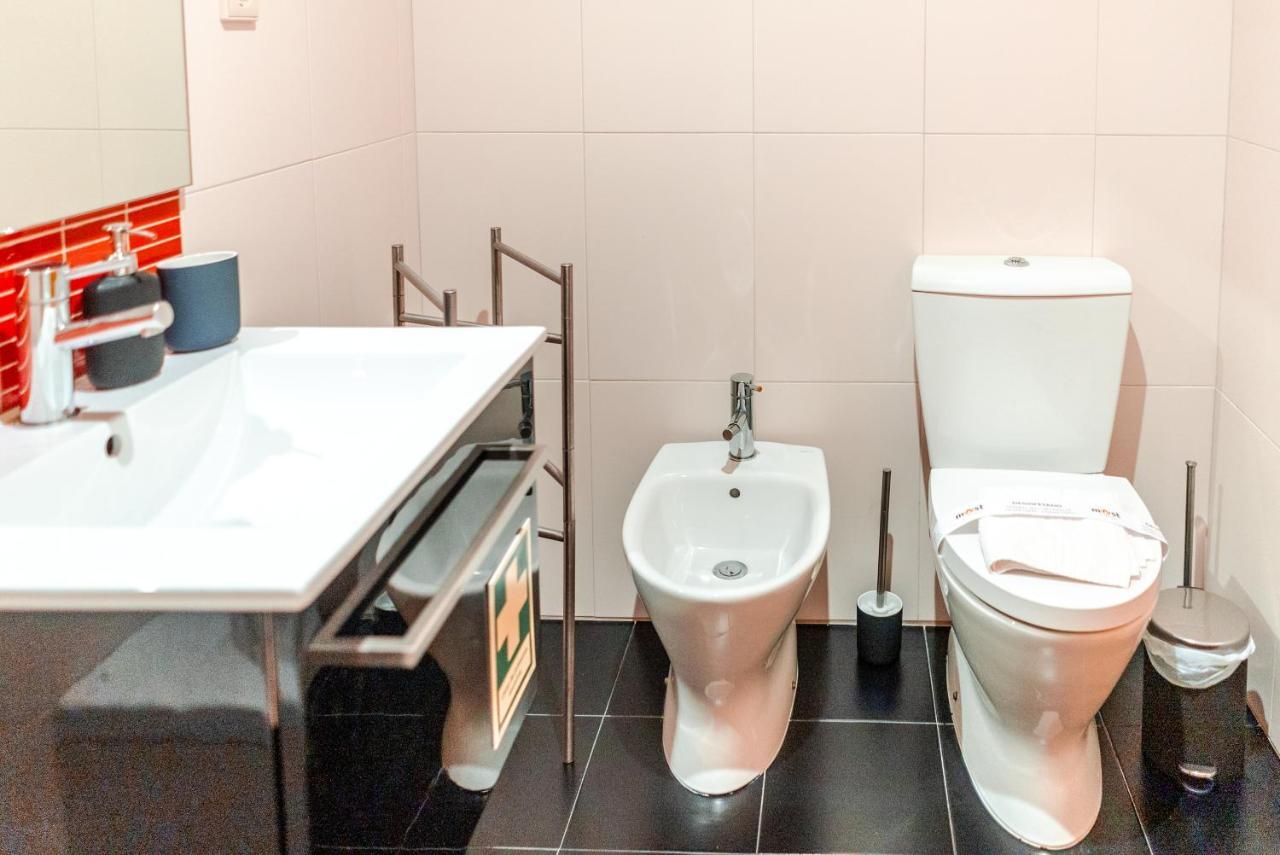 Cozy Studio In The Heart Of Lapa - 5Min Walk To Metro! Porto Luaran gambar