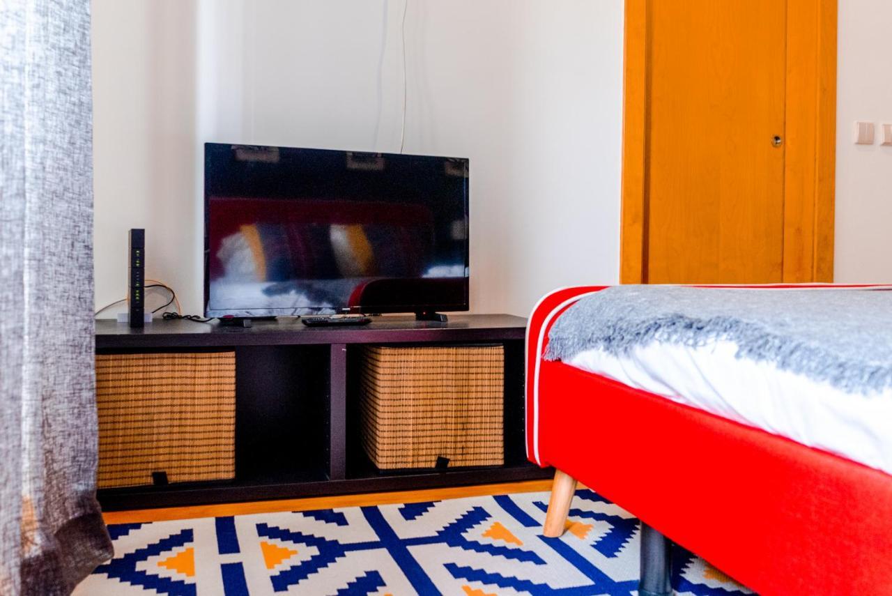 Cozy Studio In The Heart Of Lapa - 5Min Walk To Metro! Porto Luaran gambar