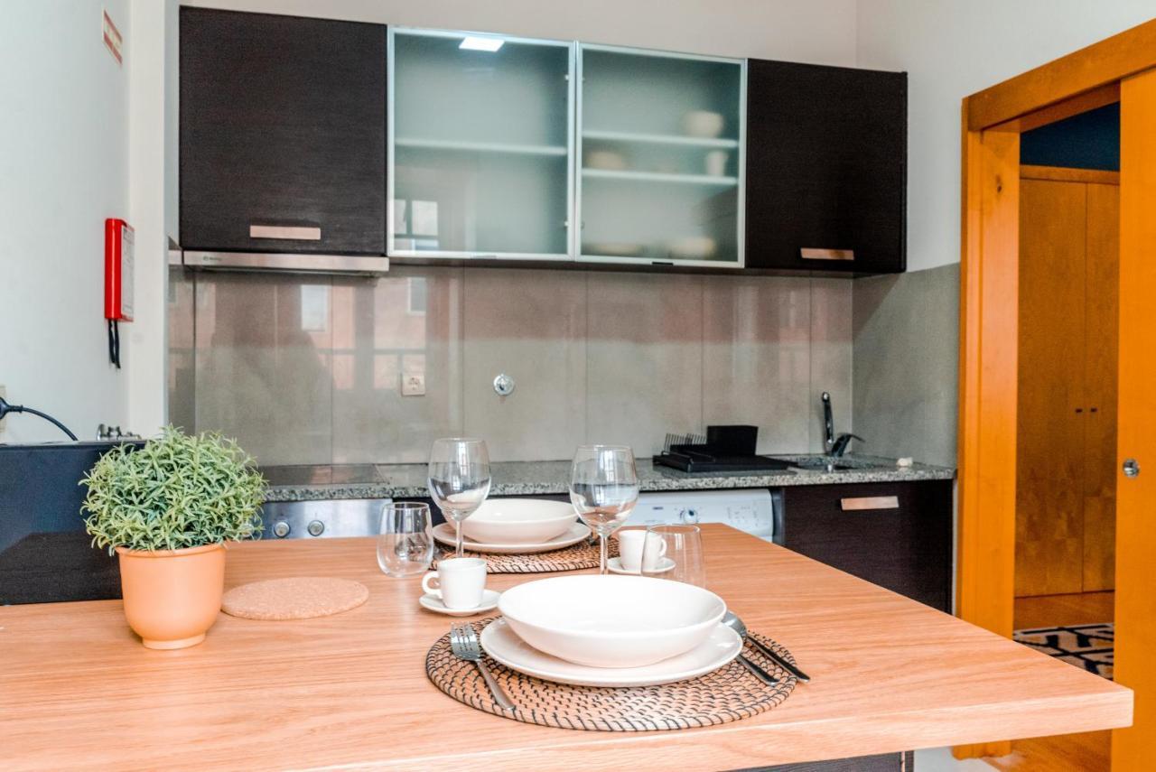 Cozy Studio In The Heart Of Lapa - 5Min Walk To Metro! Porto Luaran gambar